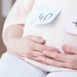 Wiek kobiety a ciąża – jaki jest najlepszy wiek na zostanie mamą?